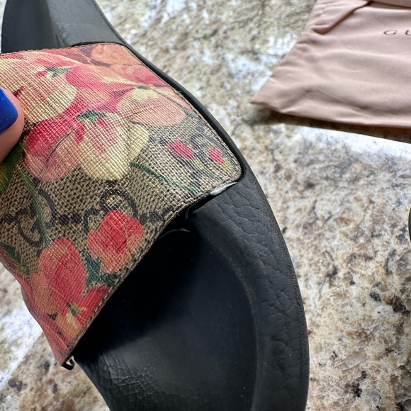 Gucci Bloom Slides size 41. Not for a picky buyer! Please ask questions first! - Picture 10 of 14